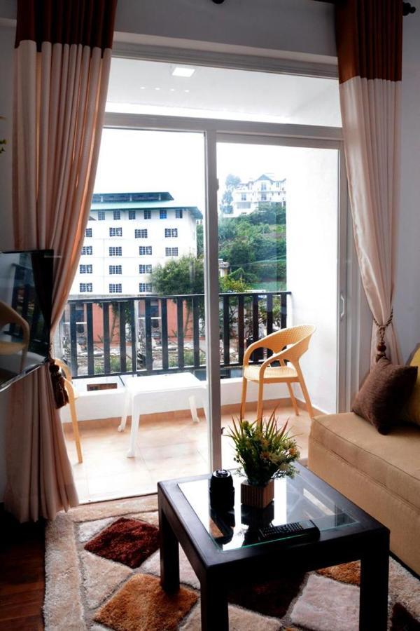 The Grand Royal Luxury Apartment Νουβάρα Ελίγια Εξωτερικό φωτογραφία