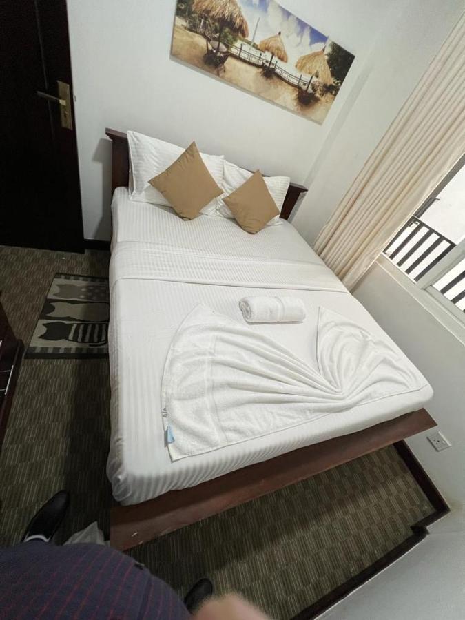 The Grand Royal Luxury Apartment Νουβάρα Ελίγια Εξωτερικό φωτογραφία